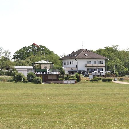 Am Flugplatz Hotel Hockenheim Buitenkant foto